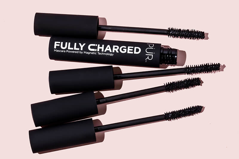 PÜR Fully Charged Mascara-Tusz przedłużający i pogrubiający rzęsy